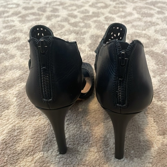 Audrey Brooke Sexy Black 4” Heels - Picture 4 of 5